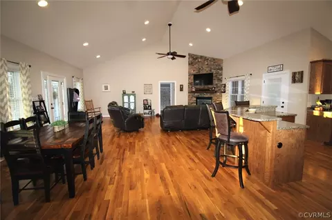 708 S Constitution, Dillwyn, VA 23936 photo 7