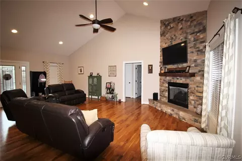 708 S Constitution, Dillwyn, VA 23936 photo 10