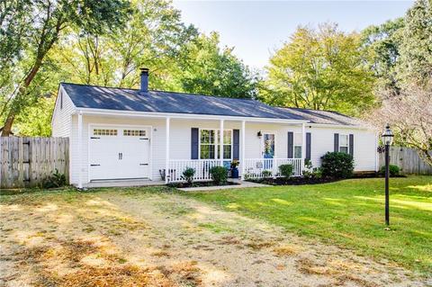 1760 Highland Dr, Gloucester Point, VA 23062 photo 1