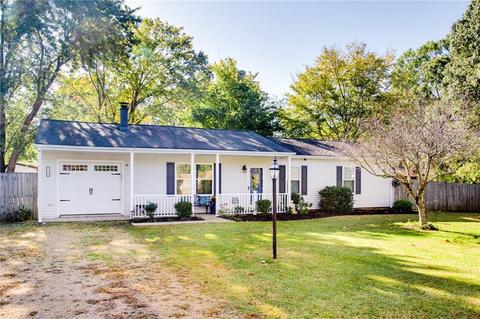 1760 Highland Dr, Gloucester Point, VA 23062 photo 2