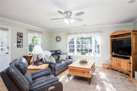 1760 Highland Dr, Gloucester Point, VA 23062 photo 13