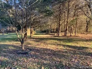 5 Cherokee Trl, Cartersville, VA 23027 photo 3