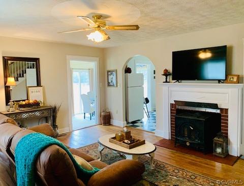 103 Hewitt St, Saluda, VA 23149 photo 5