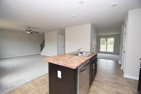 6401 Ruby Ln, Sandston, VA 23150 photo 4