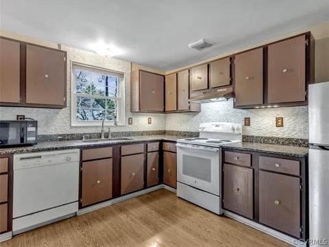 4608 Painted Post Ln, Midlothian, VA 23112 photo 9