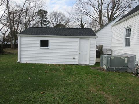 621 Chapel St, Hampton, VA 23669 photo 8