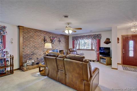 11049 Piankatank Dr, Gloucester, VA 23061 photo 5
