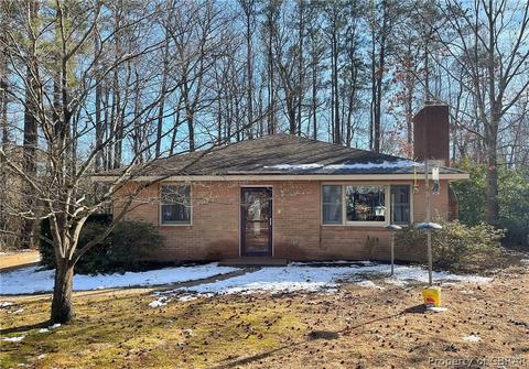 11049 Piankatank Dr, Gloucester, VA 23061 photo 2