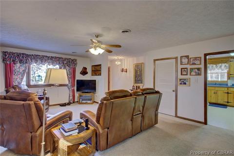 11049 Piankatank Dr, Gloucester, VA 23061 photo 7