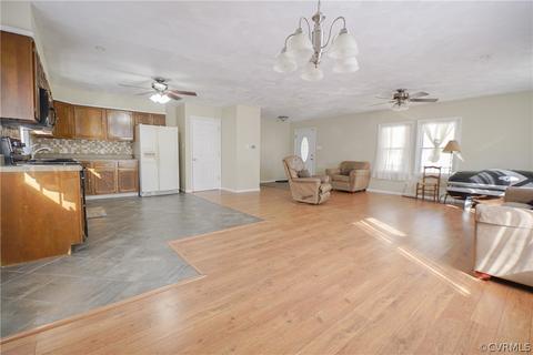 2461 E Courthouse Rd, Blackstone, VA 23824 photo 5