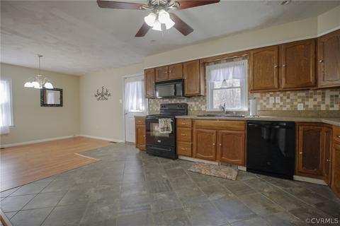 2461 E Courthouse Rd, Blackstone, VA 23824 photo 6