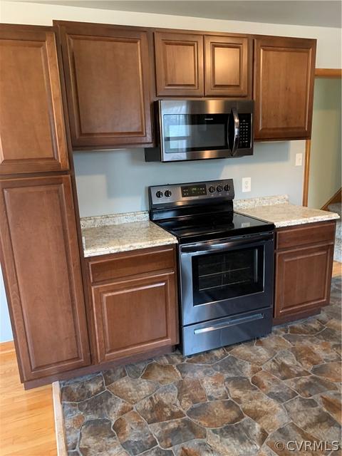 6306 White Oak Rd, Wilsons, VA 23894 photo 15