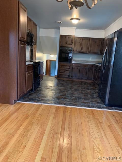 6306 White Oak Rd, Wilsons, VA 23894 photo 17