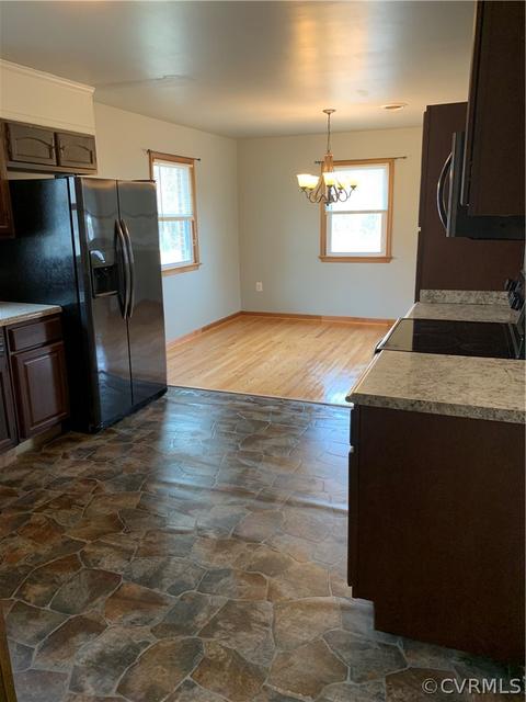 6306 White Oak Rd, Wilsons, VA 23894 photo 19
