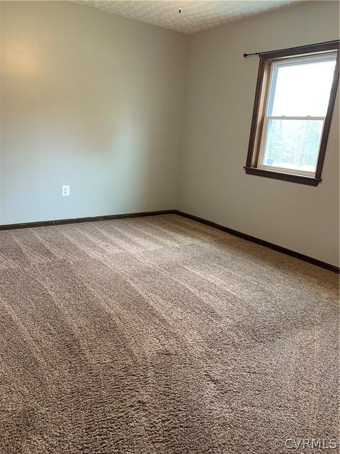 6306 White Oak Rd, Wilsons, VA 23894 photo 22