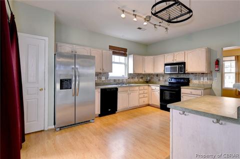 240 Bailey Park Dr, Hampton, VA 23669 photo 11