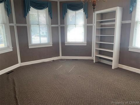837 Gloucester Rd, Saluda, VA 23149 photo 8