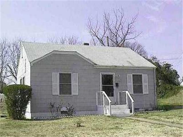 2402 Allence Blvd, Richmond, VA 23223 photo 1