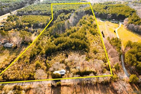 9016 Hobbs Mill Rd, Wilsons, VA 23894