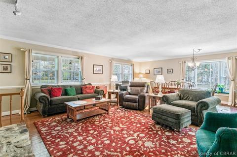 5619 Millwood Dr, Gloucester, VA 23061 photo 9