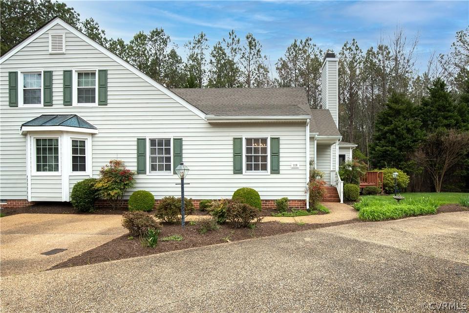 1118 Fort Hayes Dr, Petersburg, VA 23805 29 Photos MLS 2208378
