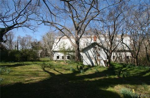 643 Gloucester Rd, Saluda, VA 23149 photo 9