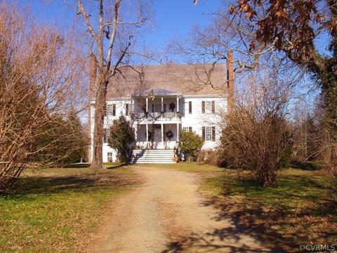 643 Gloucester Rd, Saluda, VA 23149 photo 3
