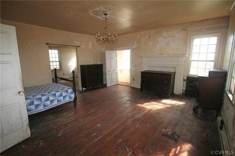 643 Gloucester Rd, Saluda, VA 23149 photo 7