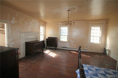 643 Gloucester Rd, Saluda, VA 23149 photo 10