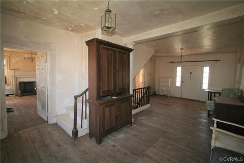 643 Gloucester Rd, Saluda, VA 23149 photo 16