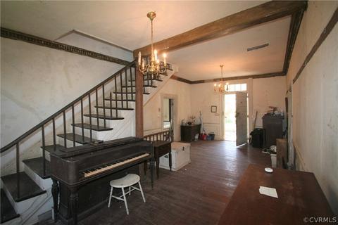 643 Gloucester Rd, Saluda, VA 23149 photo 12