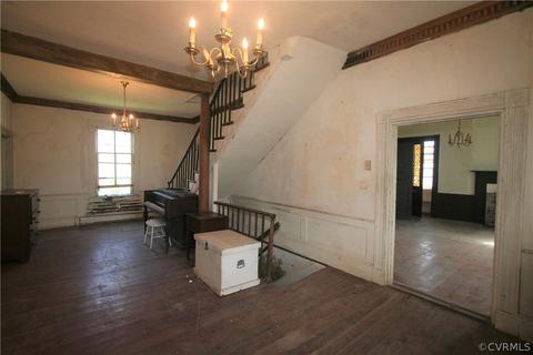 643 Gloucester Rd, Saluda, VA 23149 photo 11