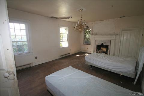 643 Gloucester Rd, Saluda, VA 23149 photo 14