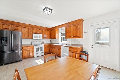 7448 E River Rd, King William, VA 23086 photo 6