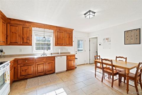 7448 E River Rd, King William, VA 23086 photo 5