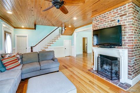 827 Lee St, West Point, VA 23181 photo 12