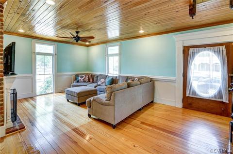 827 Lee St, West Point, VA 23181 photo 9