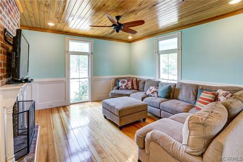 827 Lee St, West Point, VA 23181 photo 10