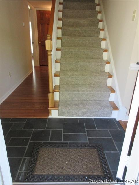 302 Chantilly Ct, Hampton, VA 23669 photo 10