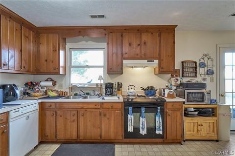 2114 Lee St, West Point, VA 23181 photo 15