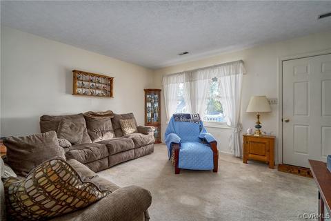 2114 Lee St, West Point, VA 23181 photo 9