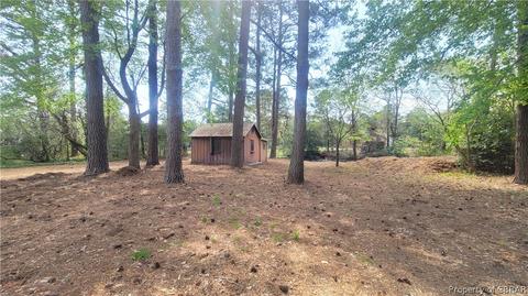7794 Waters Edge Ln, Gloucester Point, VA 23062 photo 4