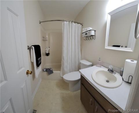 7794 Waters Edge Ln, Gloucester Point, VA 23062 photo 20