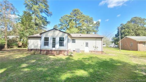 7794 Waters Edge Ln, Gloucester Point, VA 23062 photo 3