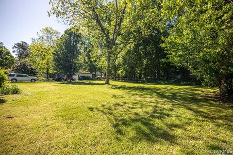 707 Nottoway Ave, Blackstone, VA 23824 photo 2