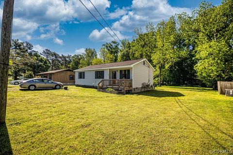 707 Nottoway Ave, Blackstone, VA 23824 photo 1