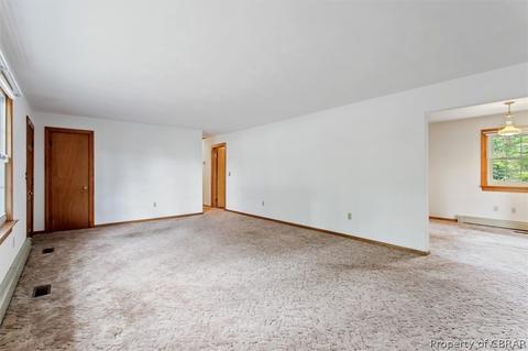 7605 Tyndall Dr, Gloucester Point, VA 23062 photo 9