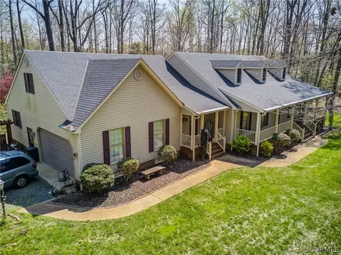 9620 Old Forge Rd, Providence Forge, VA 23140 photo 2