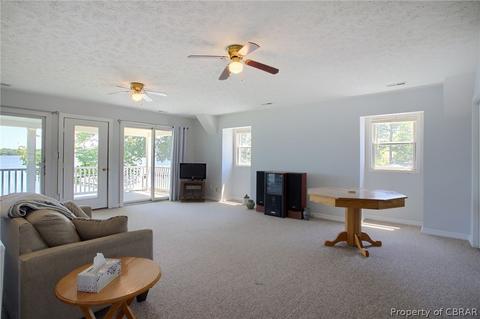 12033 Roane Ave, Gloucester, VA 23061 photo 14