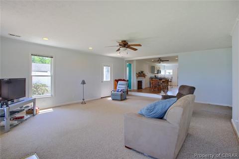 12033 Roane Ave, Gloucester, VA 23061 photo 11